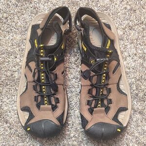 Keen Men's Brown and Black Outdoor Water 🌊 🌊 💦 💦 💦 Sandals
